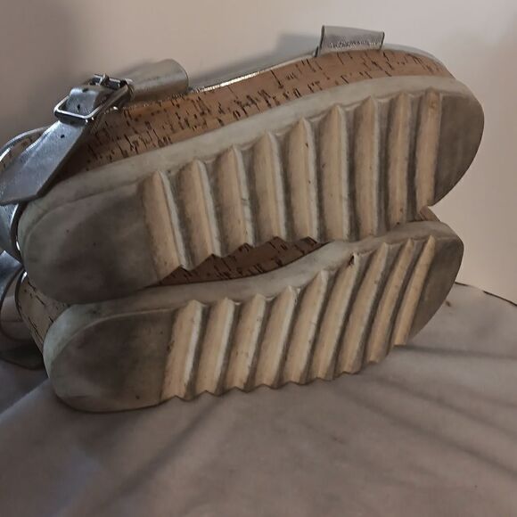 Madden Girl Wedge Metalic Silver Sandals - Picture 6 of 7